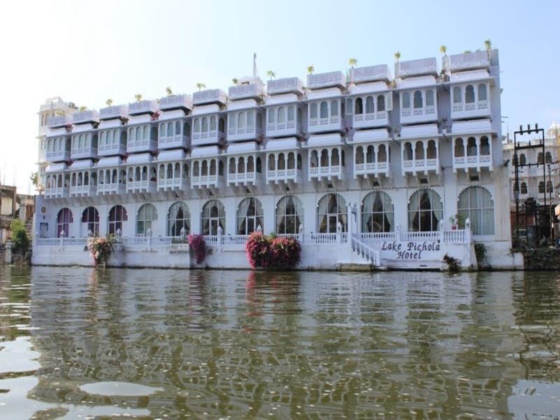 Lake Pichola Hotel Udaipur Exterior foto